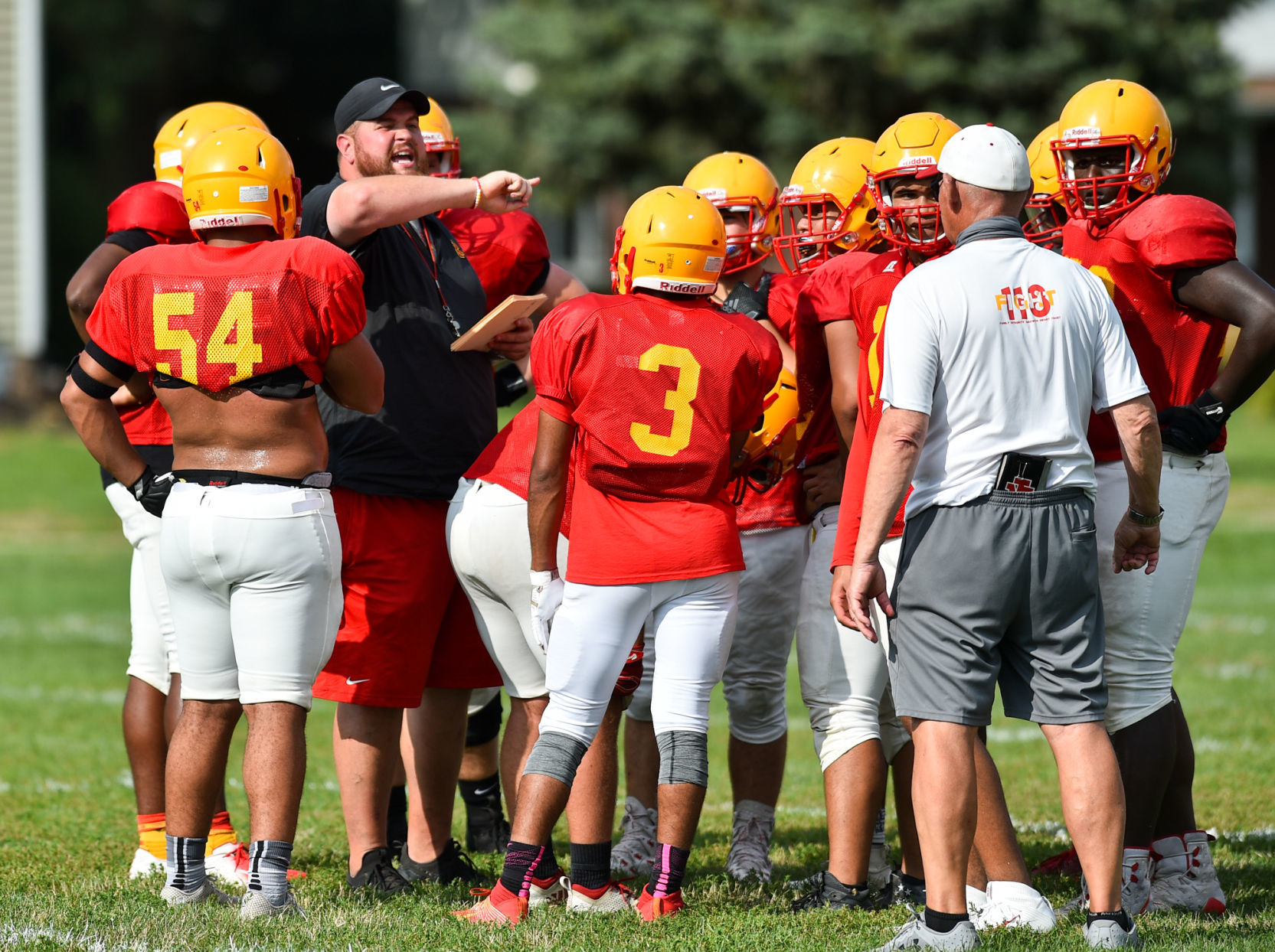 081919-mda-spt-rocky-football-045a.JPG